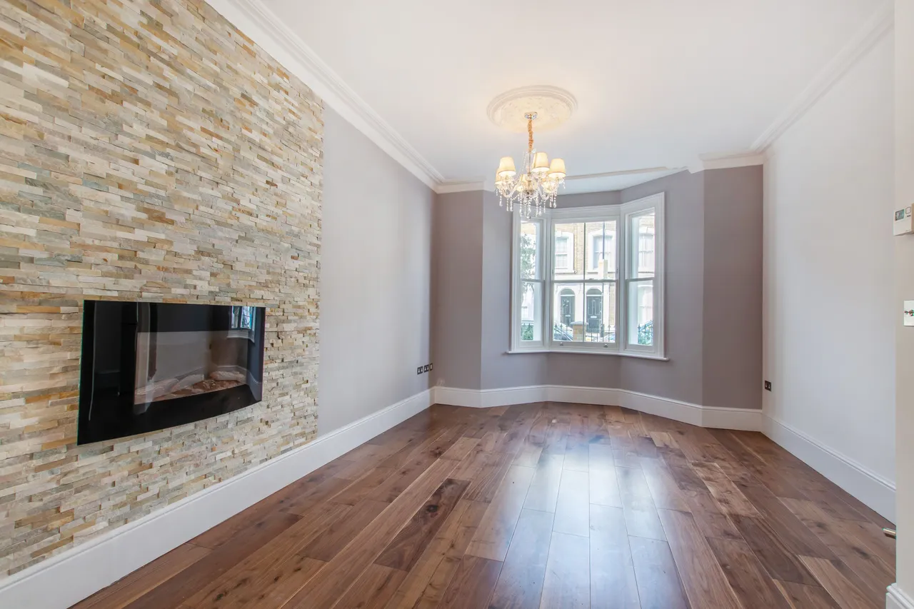 55 Dalyell Road, London, photo 4
