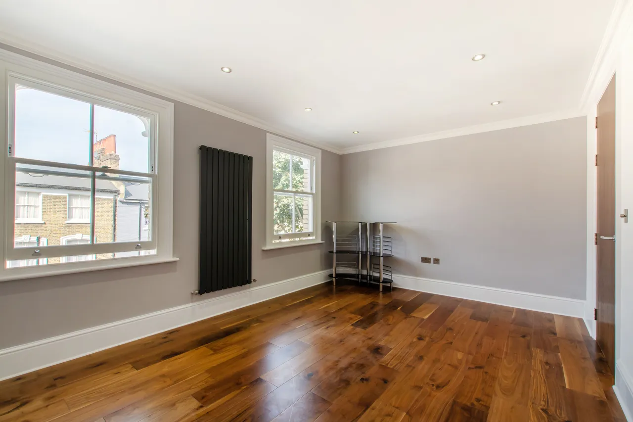 55 Dalyell Road, London, photo 12