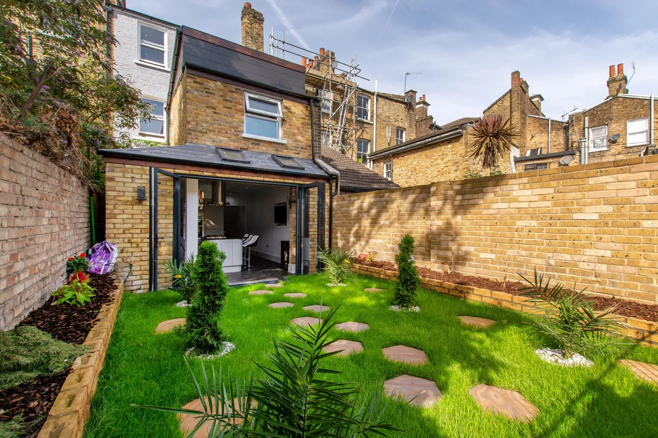 55 Dalyell Road, London, photo 7