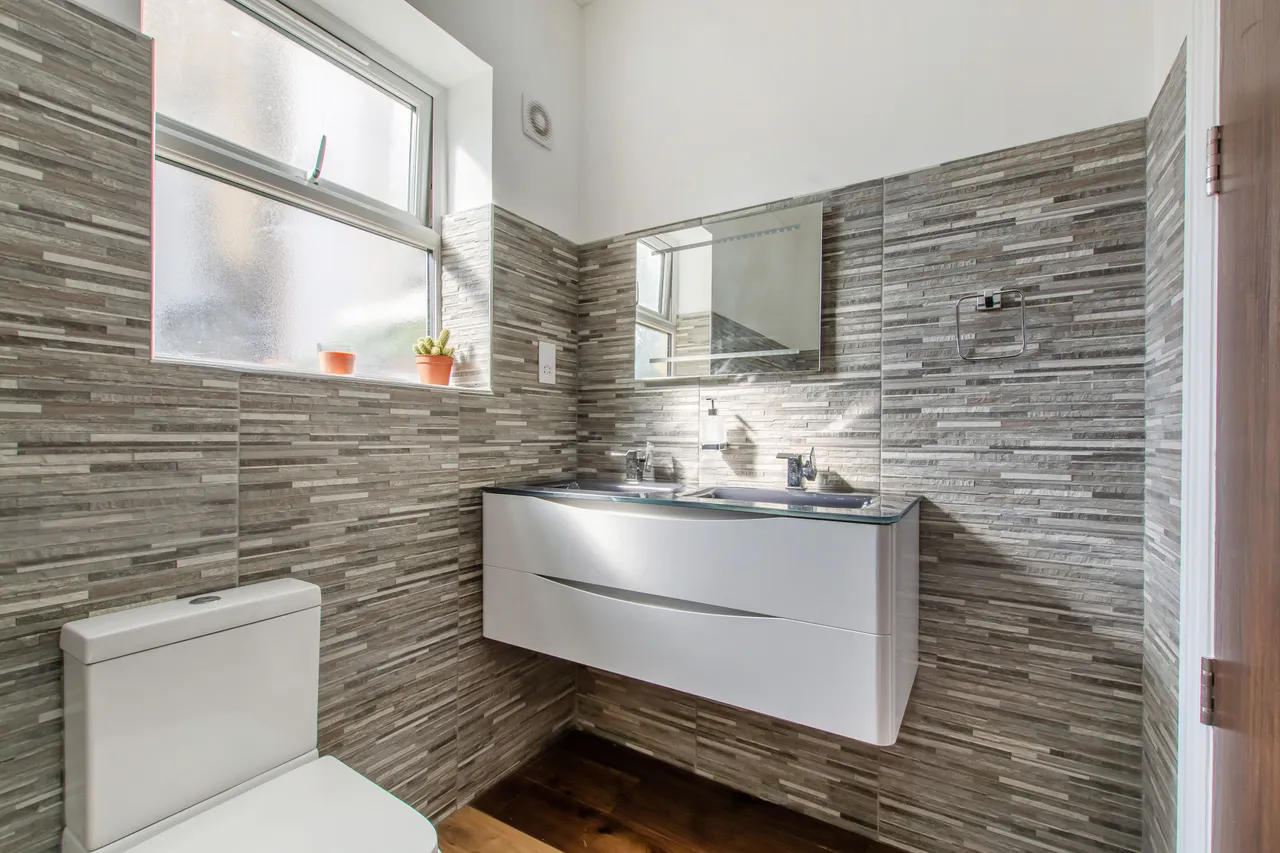 55 Dalyell Road, London, photo 9