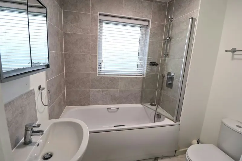 Bunkers Crescent, Bletchley, Milton Keynes, Buckinghamshire, MK3 6FP, photo 5