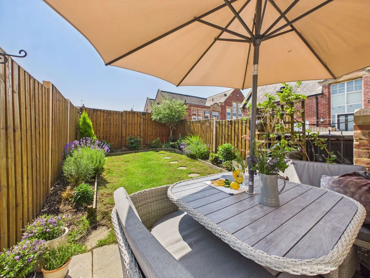 Carlton Green, Rothwell, LS26, photo 20