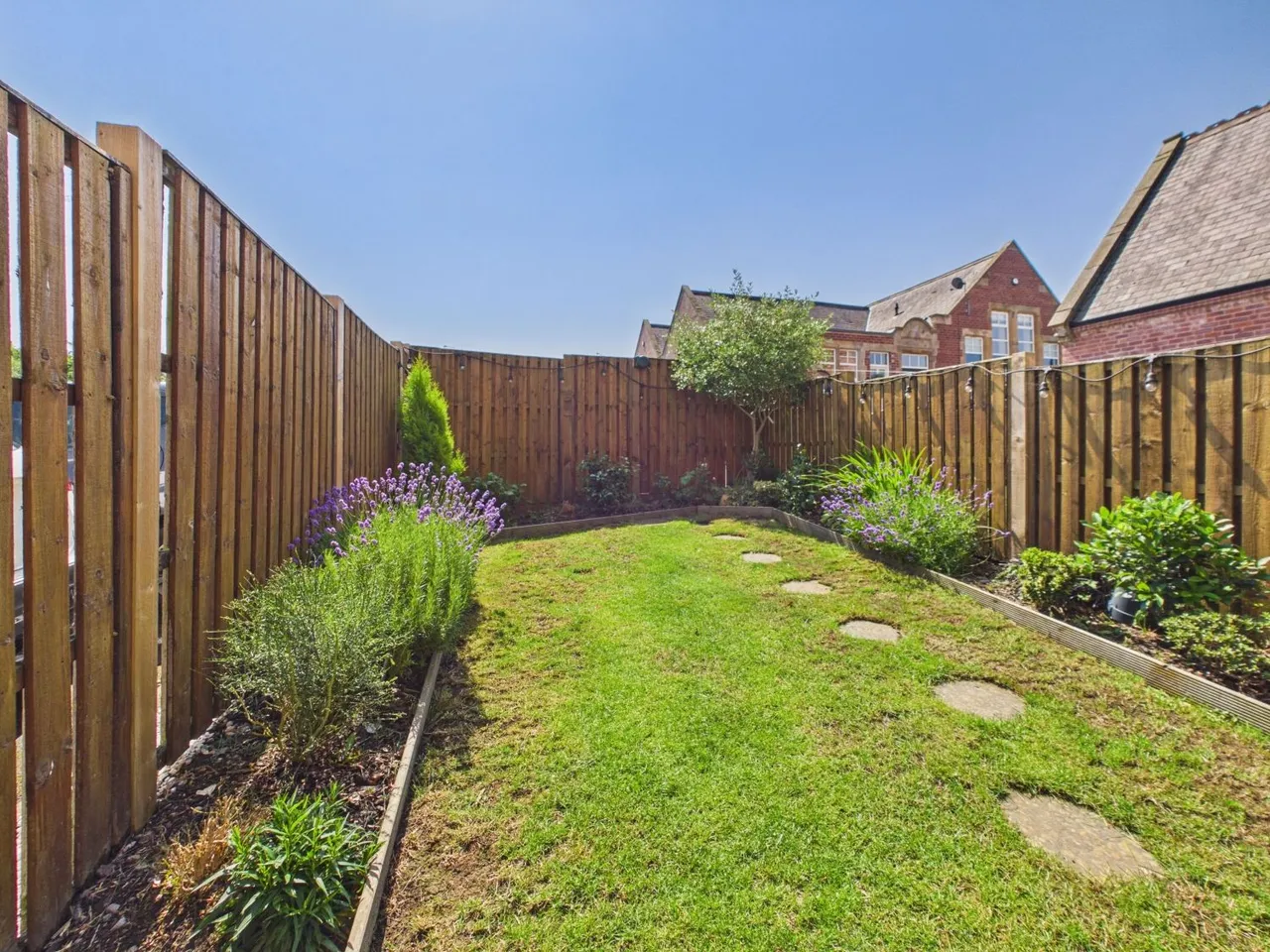 Carlton Green, Rothwell, LS26, photo 19