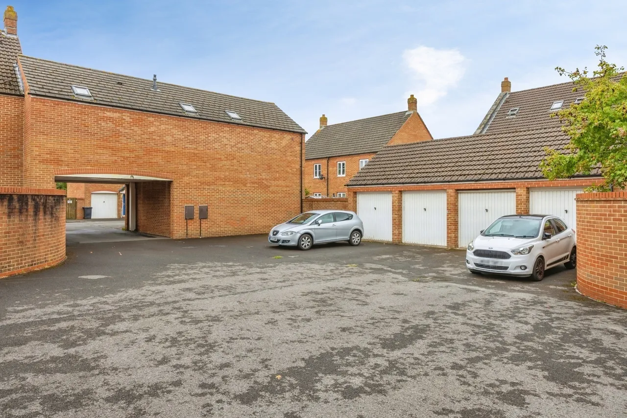 Worle Moor Road, BS24, photo 19