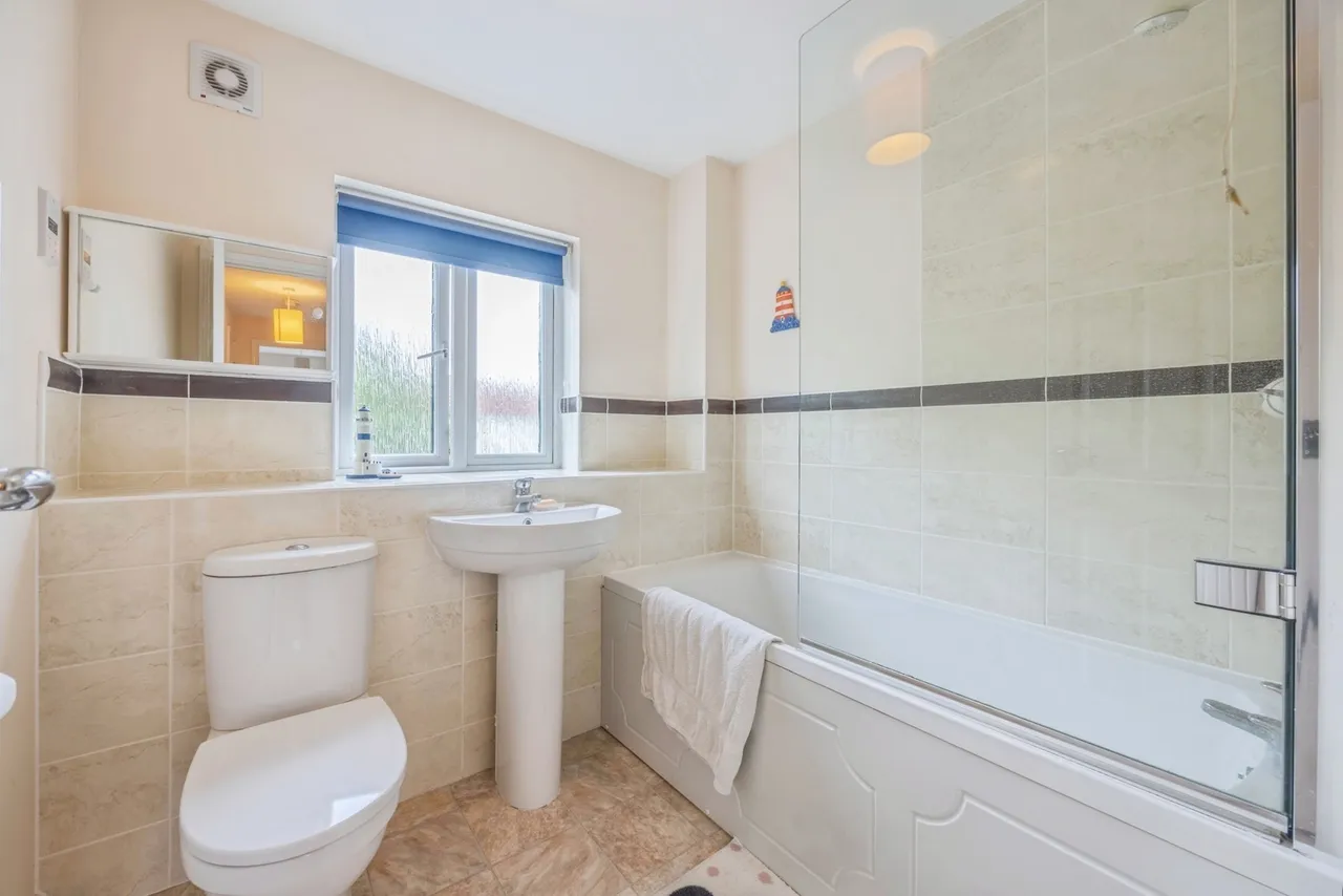 Worle Moor Road, BS24, photo 12