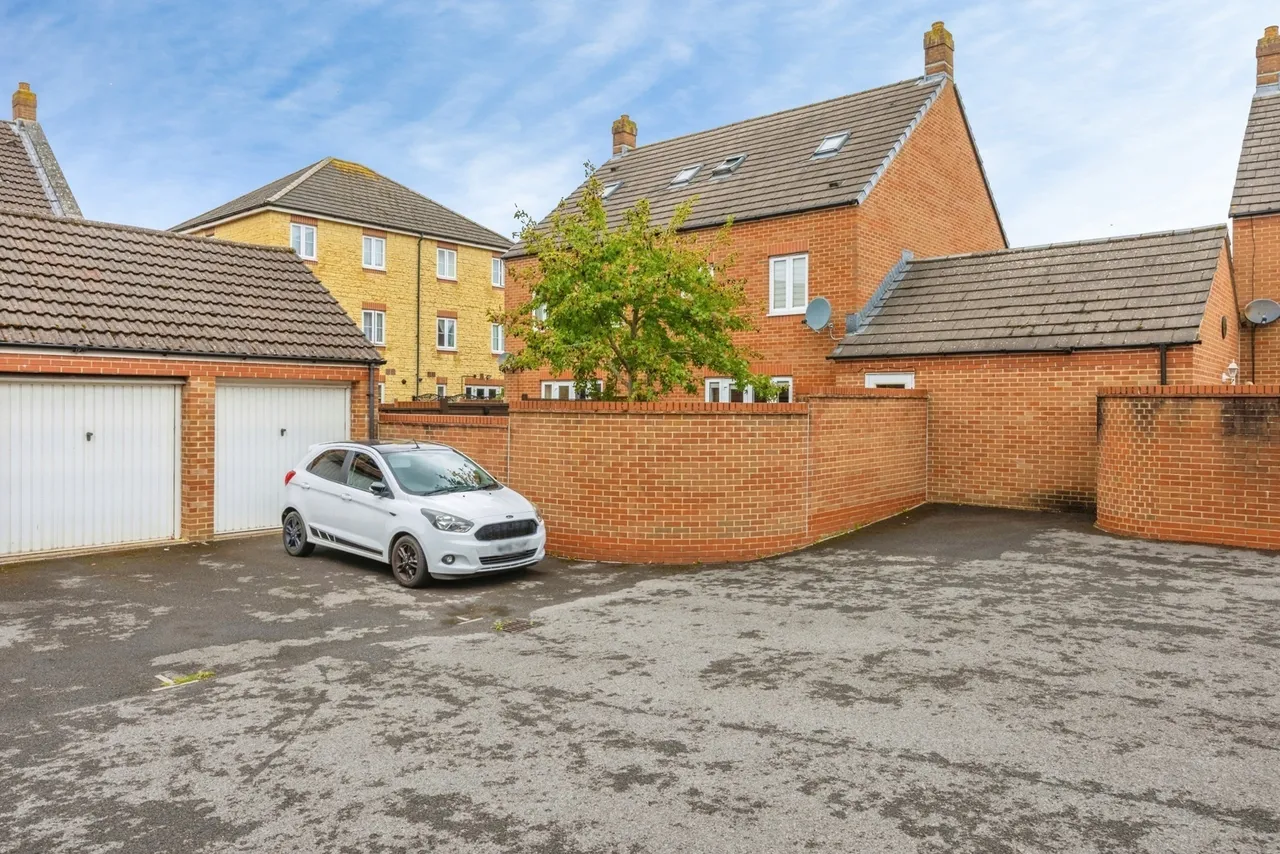 Worle Moor Road, BS24, photo 20