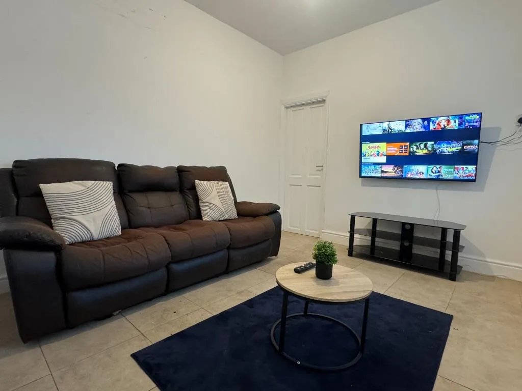 4 bed house to rent, Stoke Road, Shelton, ST4