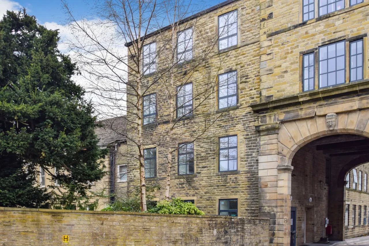 1 bed flat to rent — Bridge House Mill, River View, Haworth