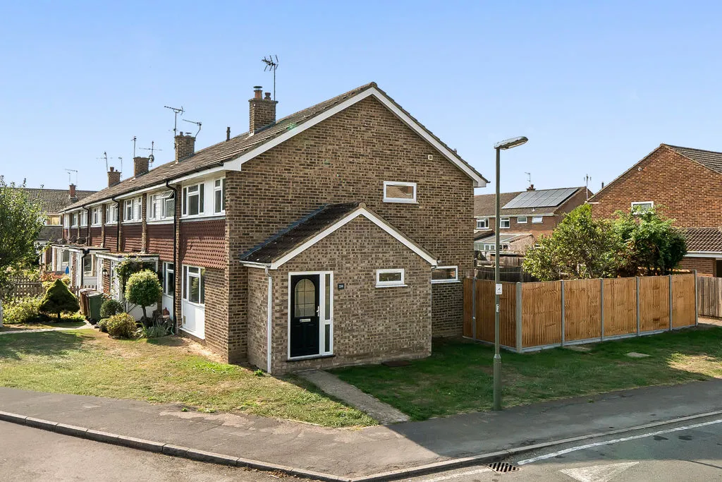 3 bed property to rent, Grange Road, Worplesdon, GU2