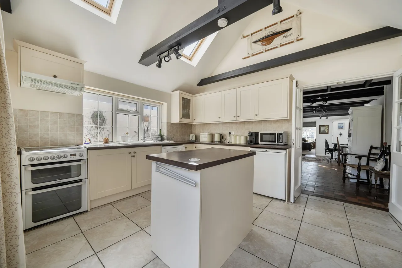 Slipper Road, Hermitage, PO10, photo 11