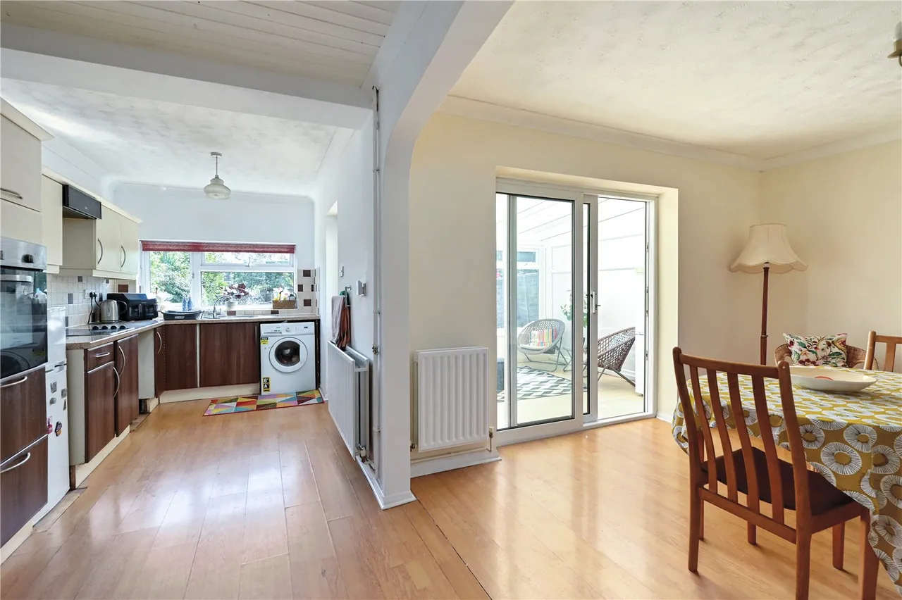 Yeovil Road, Farnborough, Hampshire, GU14 6LB, photo 4
