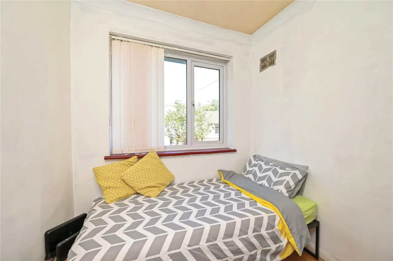 Yeovil Road, Farnborough, Hampshire, GU14 6LB, photo 13