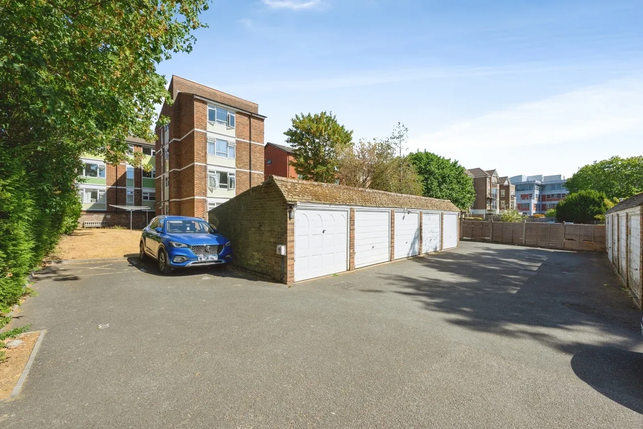 Station Road, Redhill, RH1, photo 7