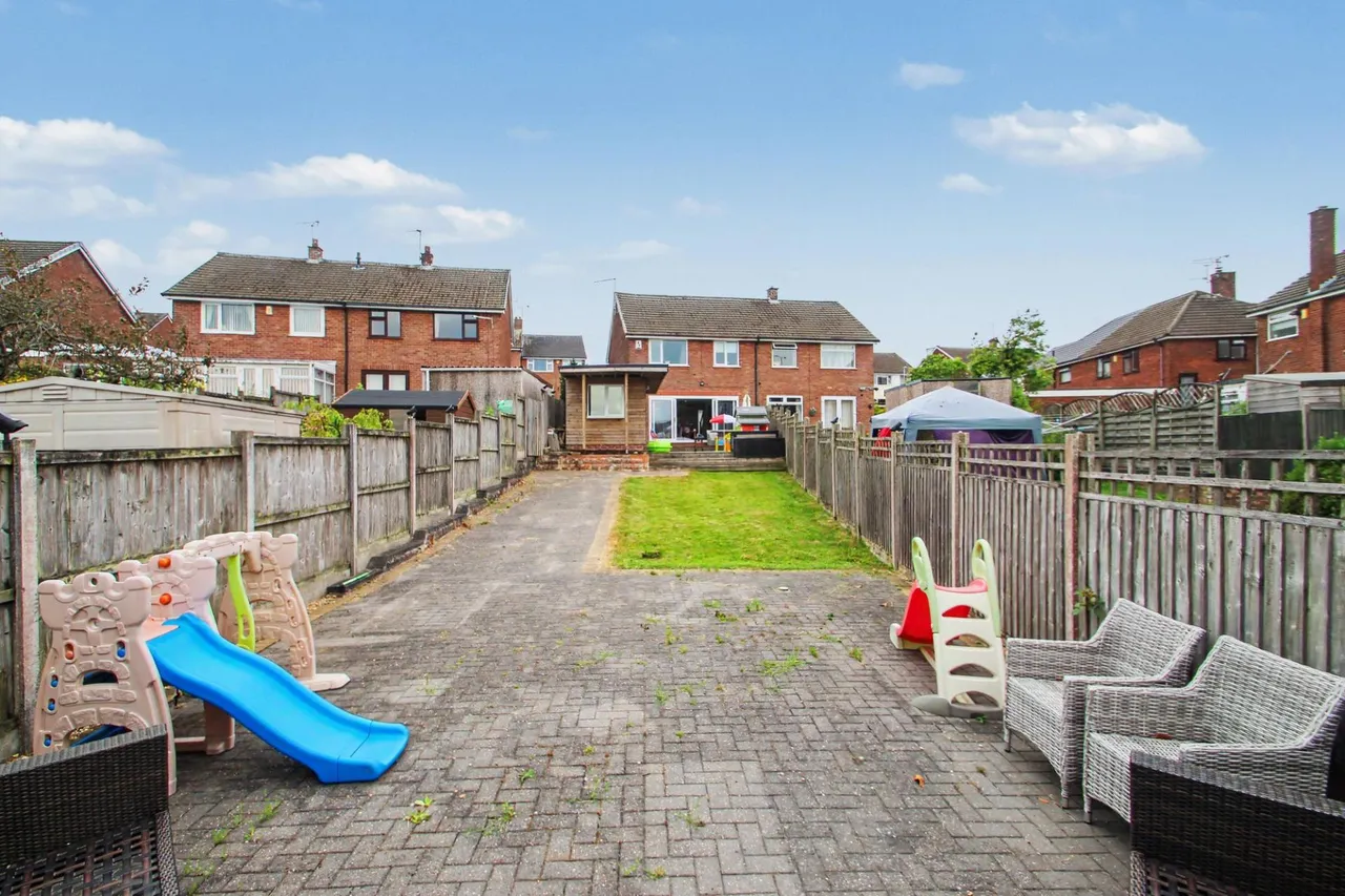 Pemberton Drive, Meir Heath, ST3, photo 13