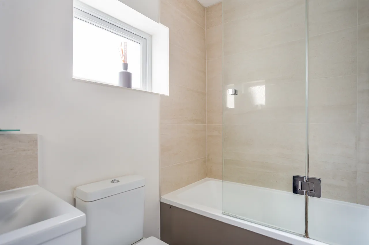 Priory Road, London, W4, photo 10