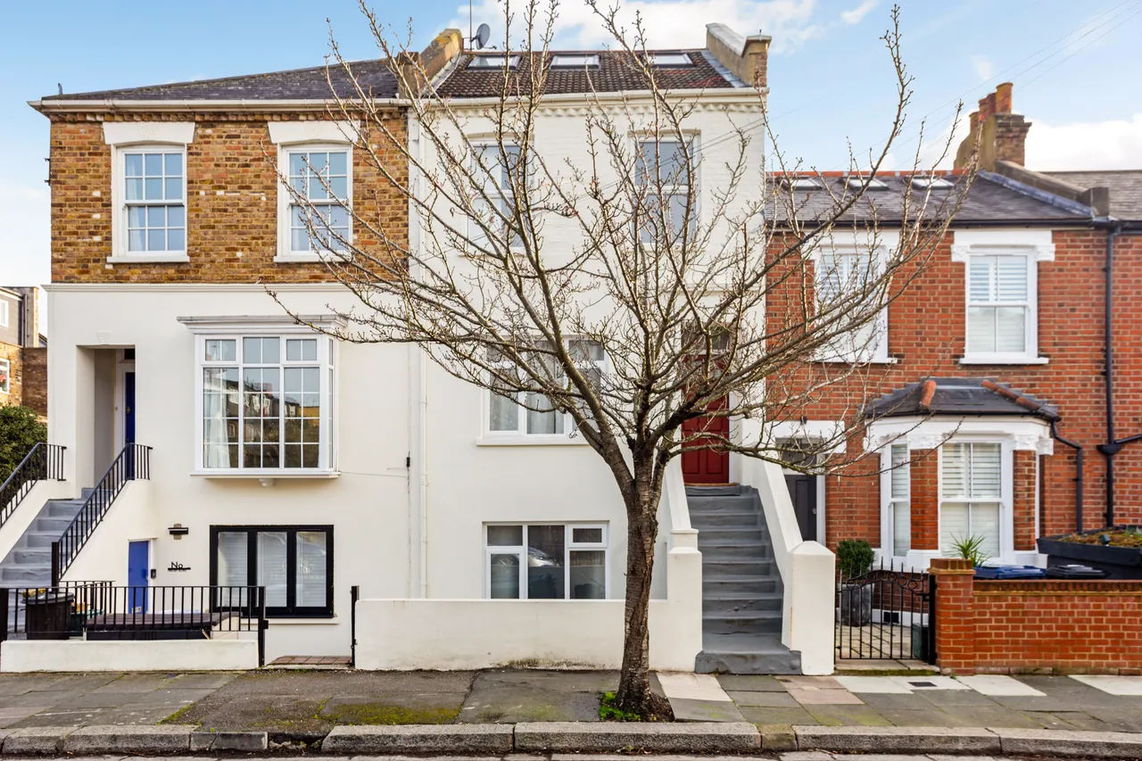 Priory Road, London, W4, photo 2