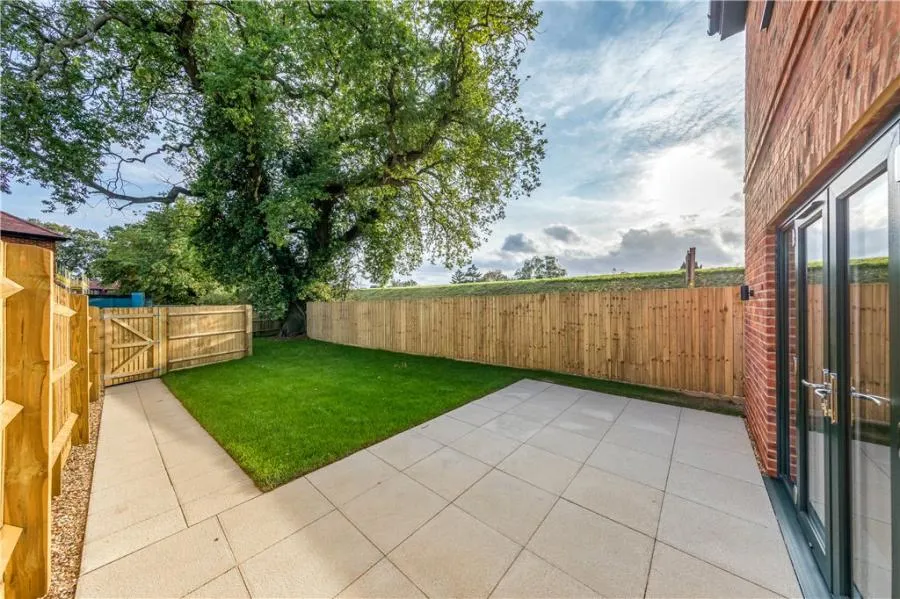 Alexander Gardens, Binfield, RG42, photo 7