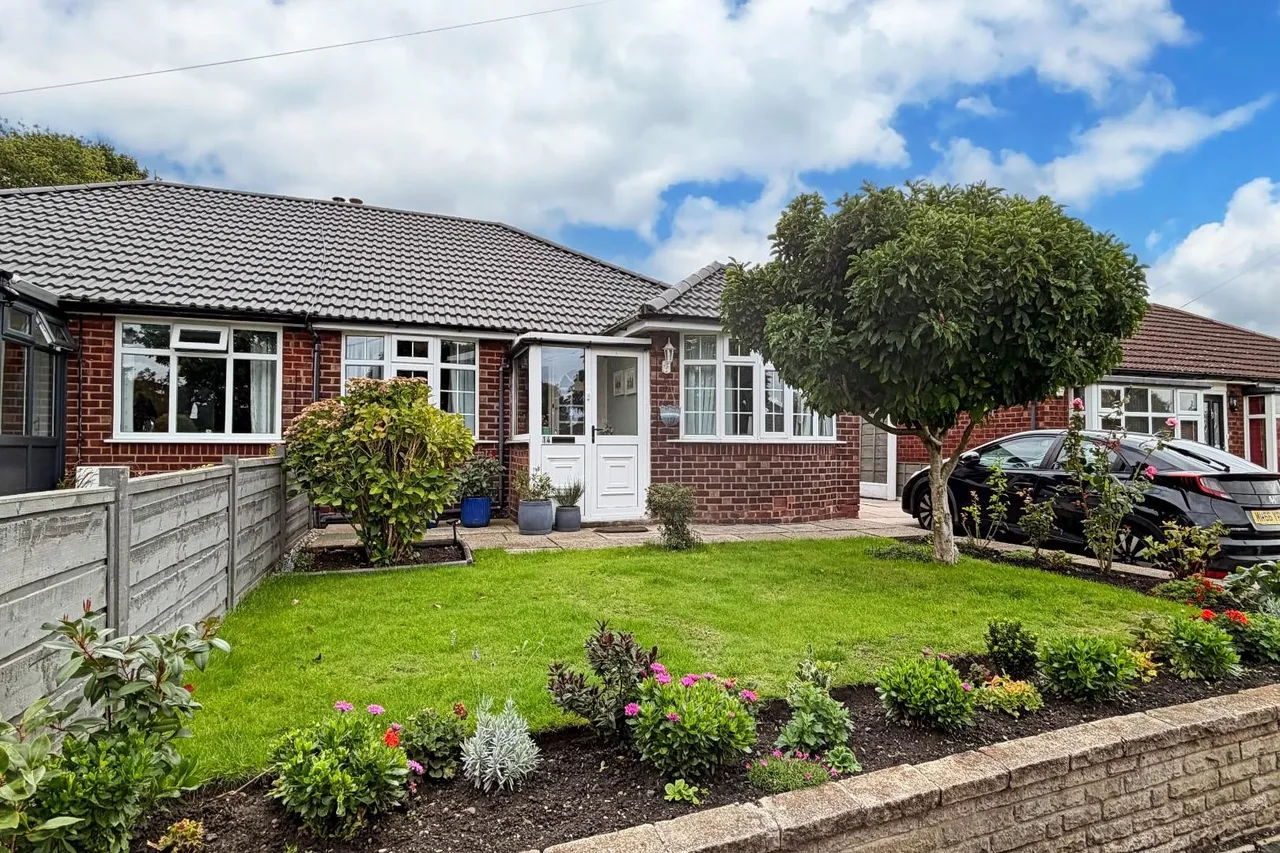 2 bed house for sale, Green Lane North Timperley, Altrincham, WA15