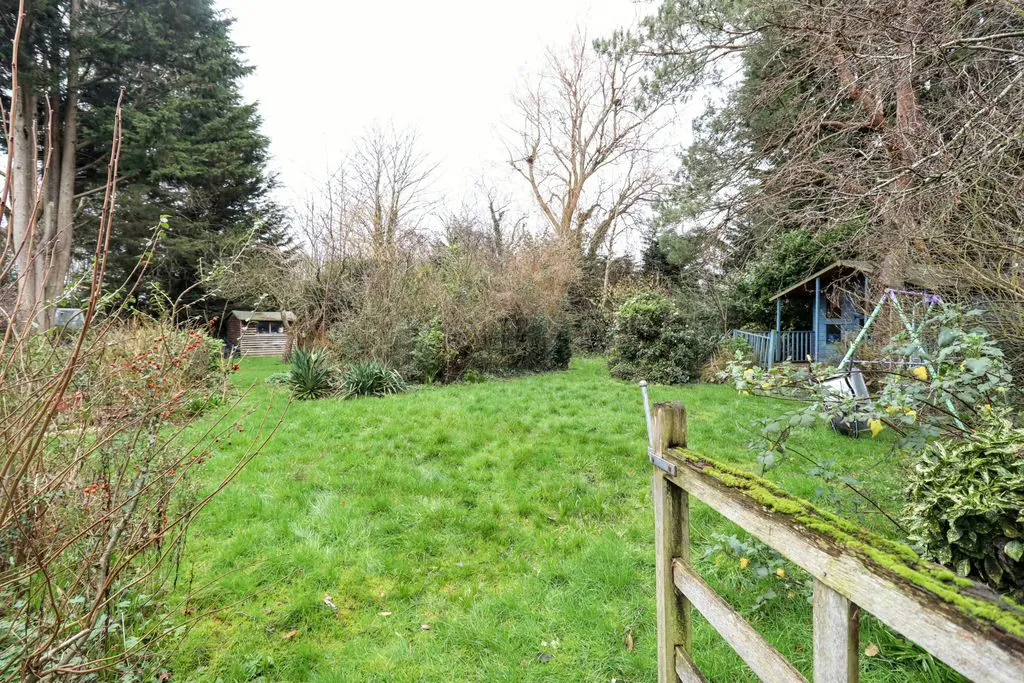 Manor Road, Bletchley, Milton Keynes, Buckinghamshire, MK2 2HW, photo 16