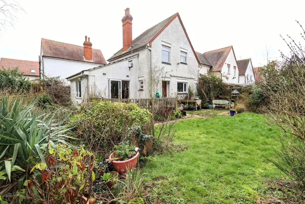 Manor Road, Bletchley, Milton Keynes, Buckinghamshire, MK2 2HW, photo 6