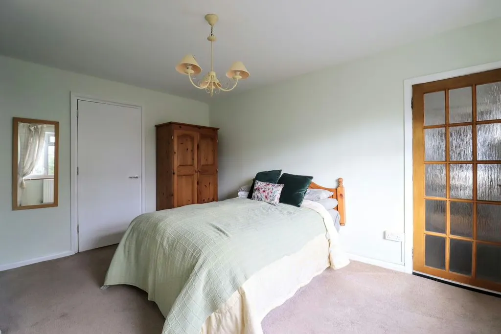 Manor Road, Bletchley, Milton Keynes, Buckinghamshire, MK2 2HW, photo 18