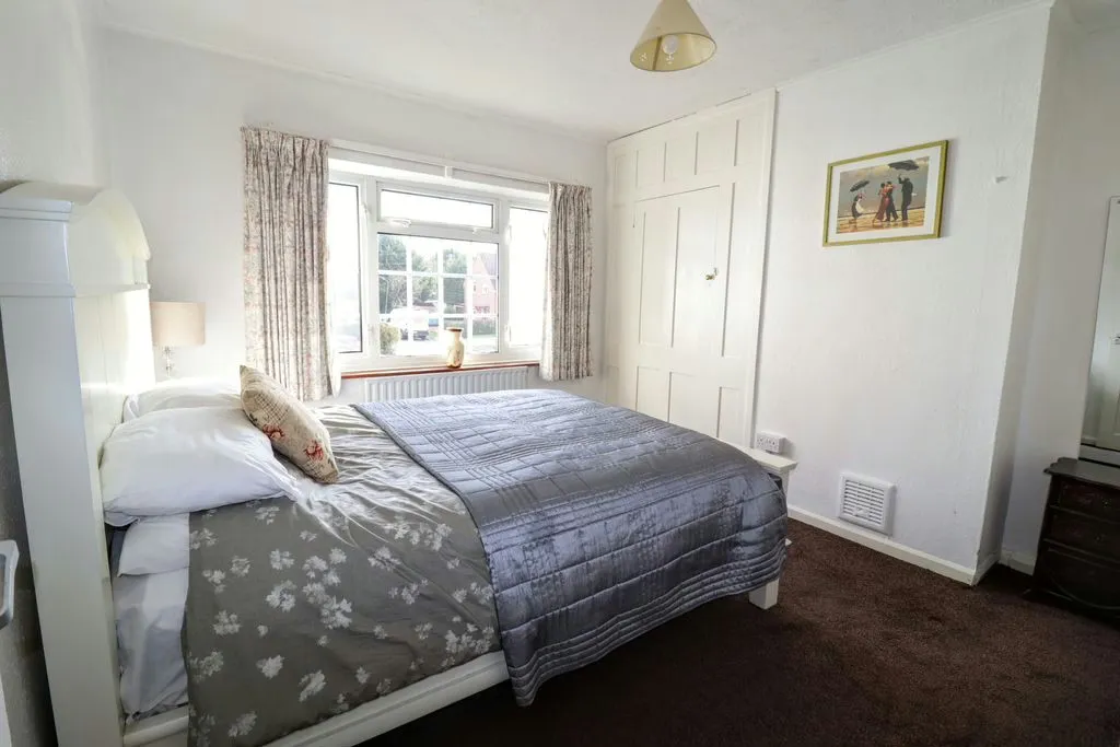Manor Road, Bletchley, Milton Keynes, Buckinghamshire, MK2 2HW, photo 4