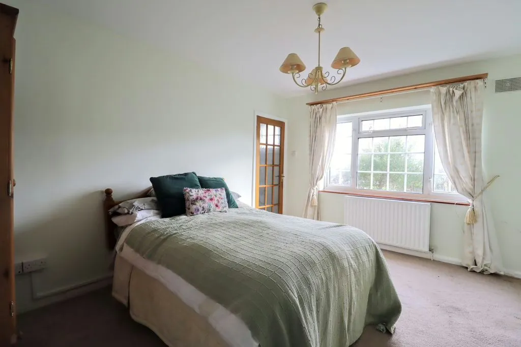 Manor Road, Bletchley, Milton Keynes, Buckinghamshire, MK2 2HW, photo 8