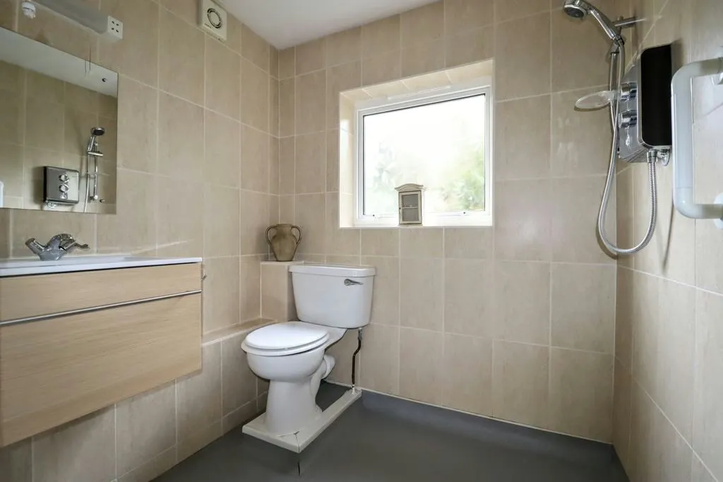 Manor Road, Bletchley, Milton Keynes, Buckinghamshire, MK2 2HW, photo 9