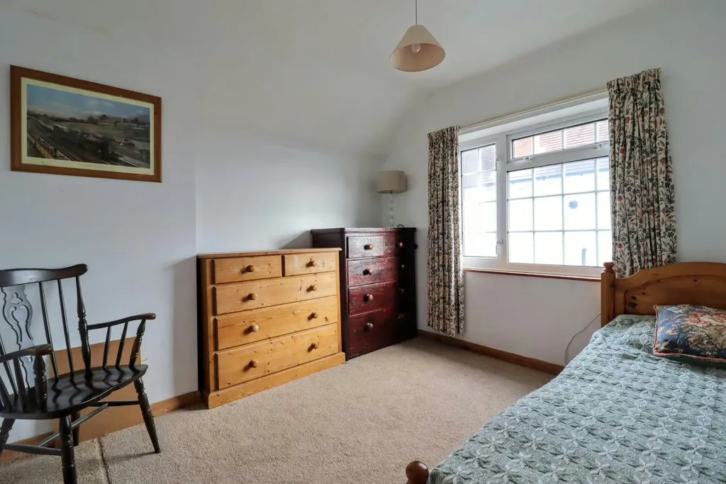 Manor Road, Bletchley, Milton Keynes, Buckinghamshire, MK2 2HW, photo 7