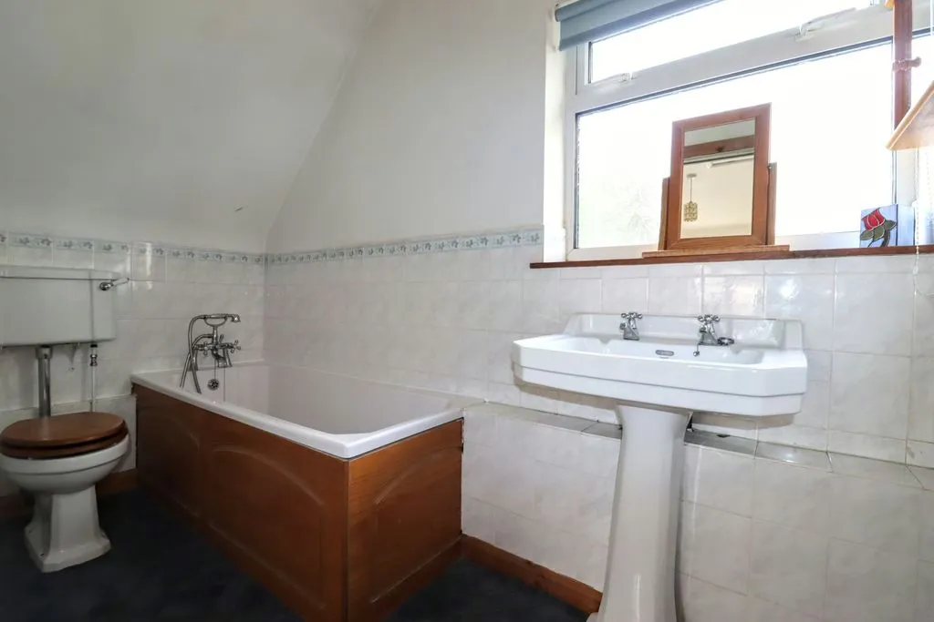 Manor Road, Bletchley, Milton Keynes, Buckinghamshire, MK2 2HW, photo 11