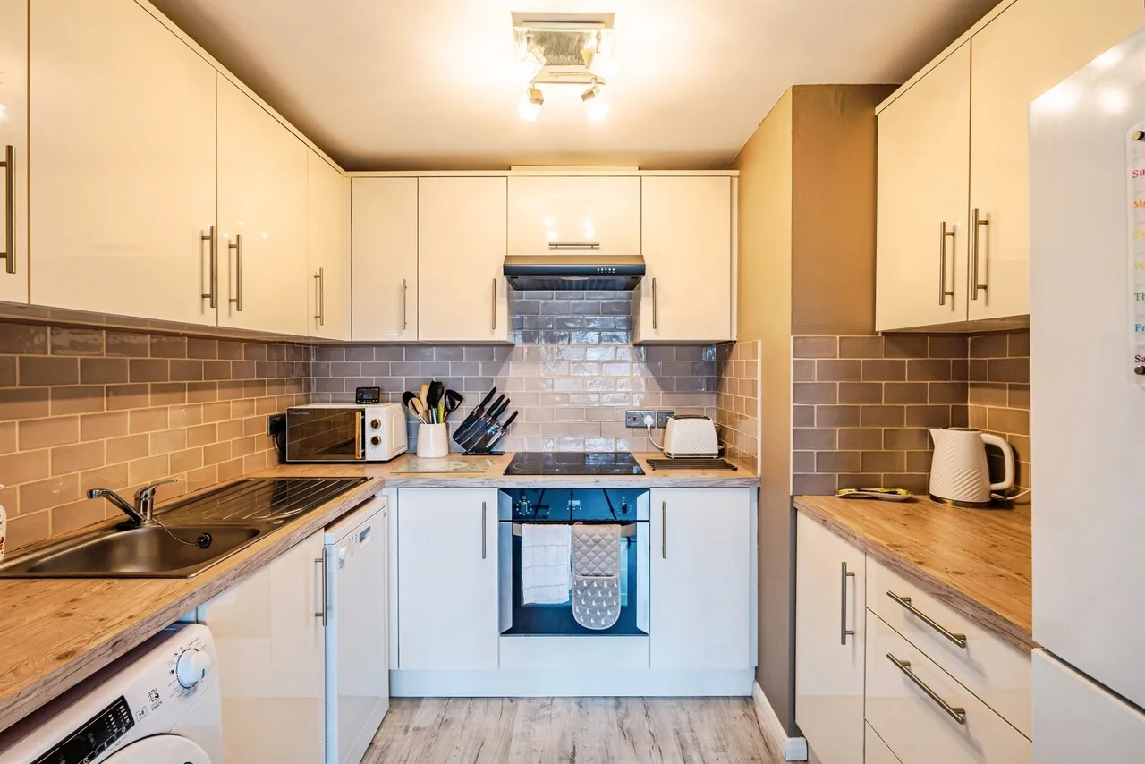 Falmouth Close, Eastbourne, BN23, photo 6