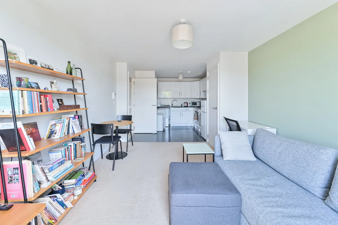 Flat 84 Schoolhouse Yard, Bloomfield Road, London, photo 11