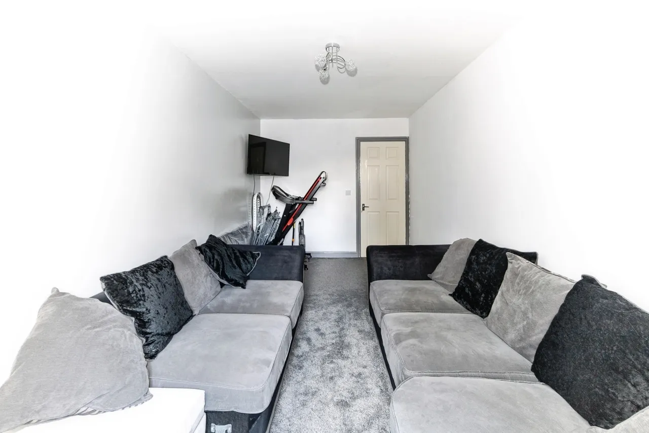 Skye Close, Nuneaton, CV10, photo 7