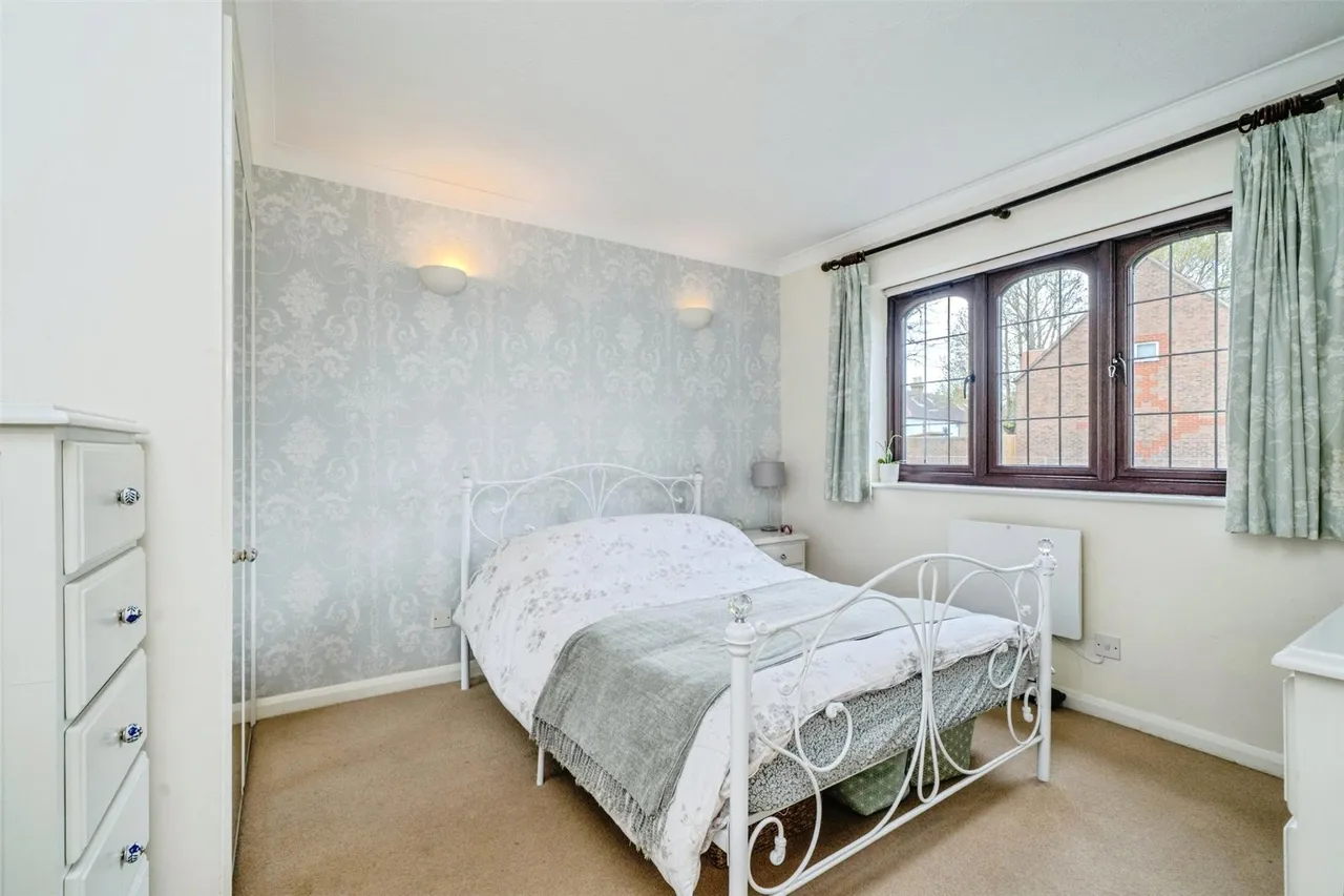 High Street, West Molesey, KT8, photo 6