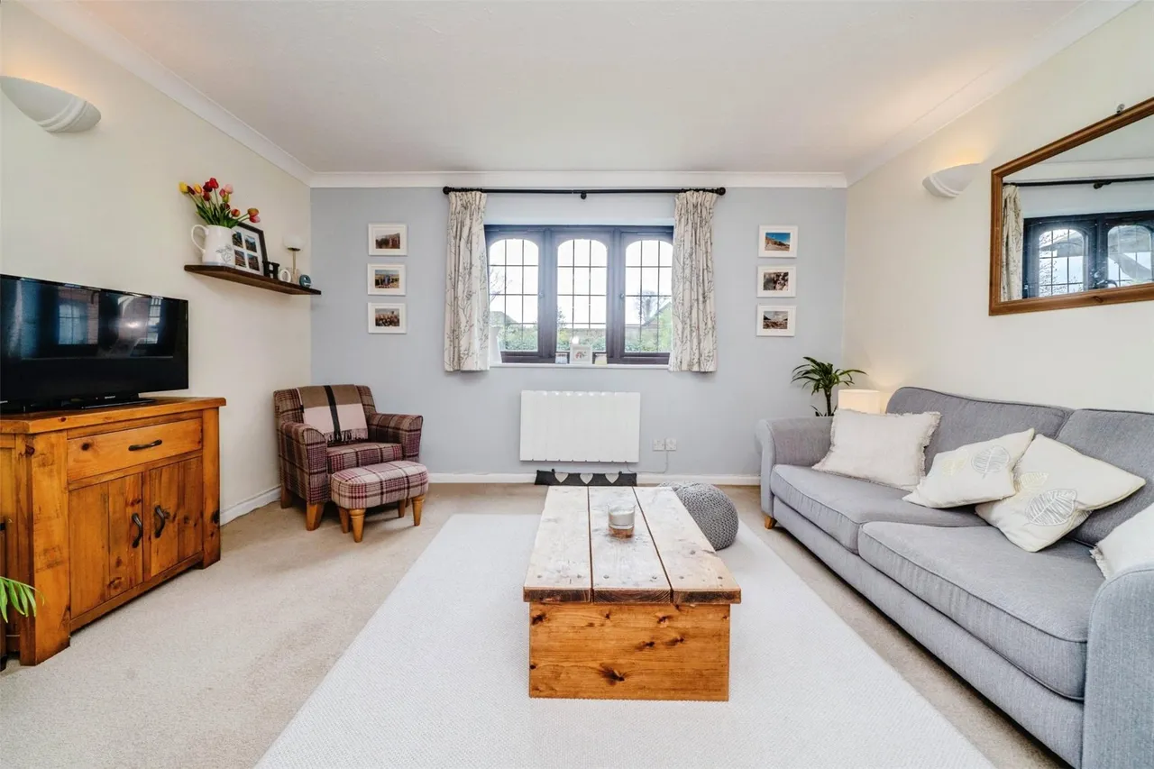 High Street, West Molesey, KT8, photo 14