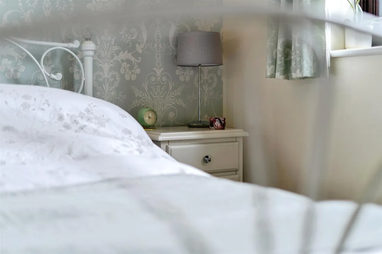 High Street, West Molesey, KT8, photo 8