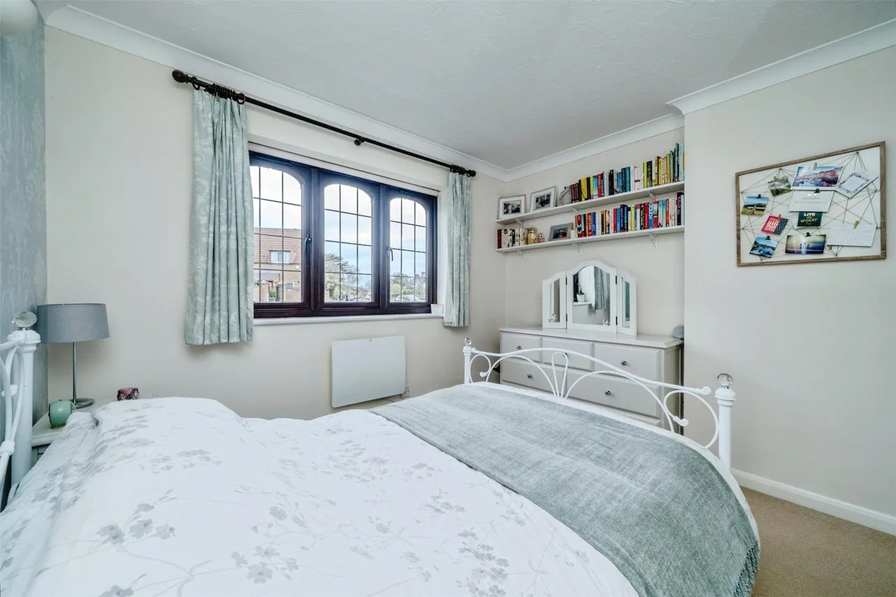 High Street, West Molesey, KT8, photo 9