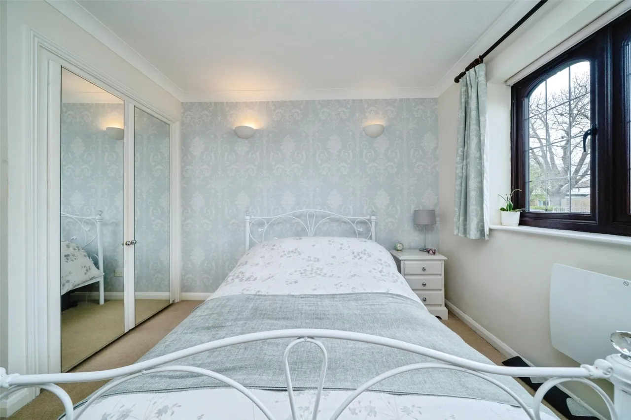 High Street, West Molesey, KT8, photo 10