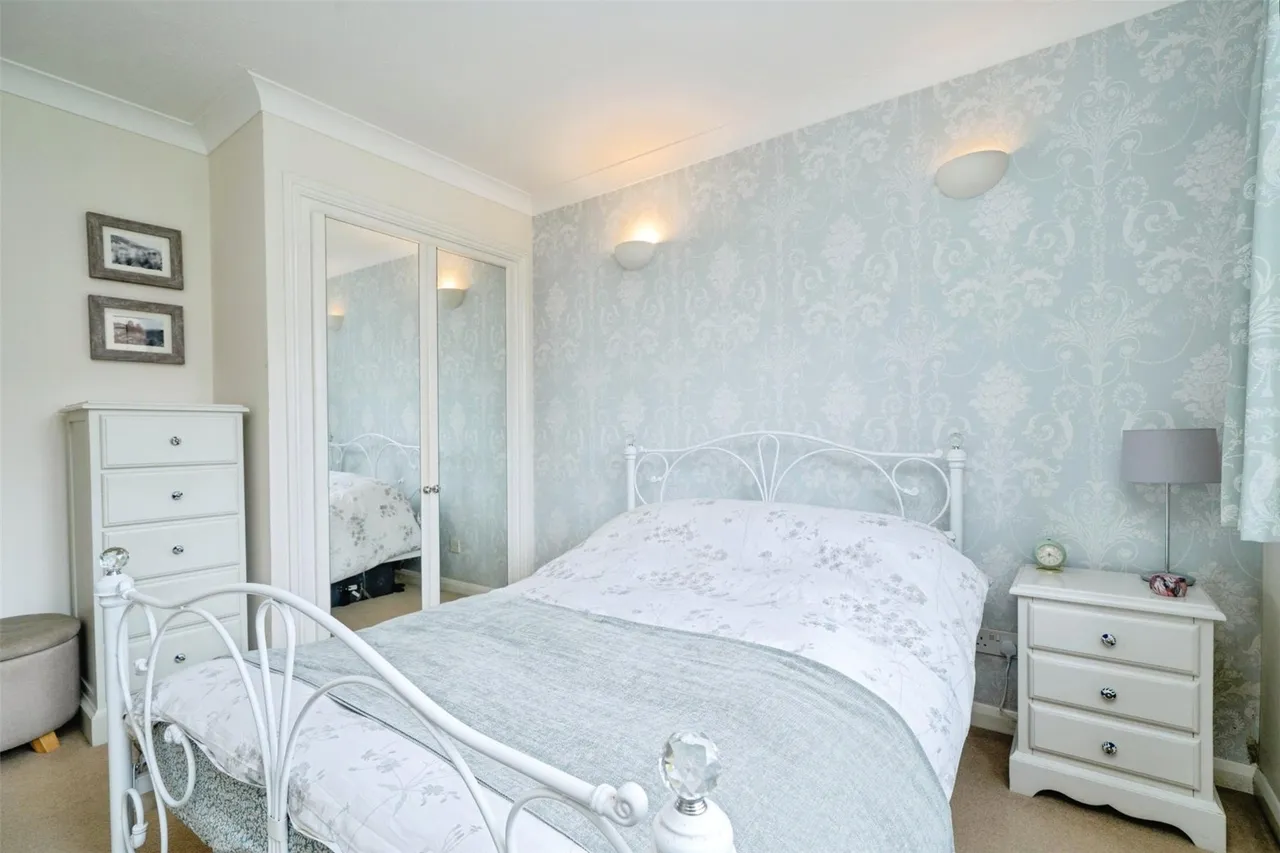 High Street, West Molesey, KT8, photo 11