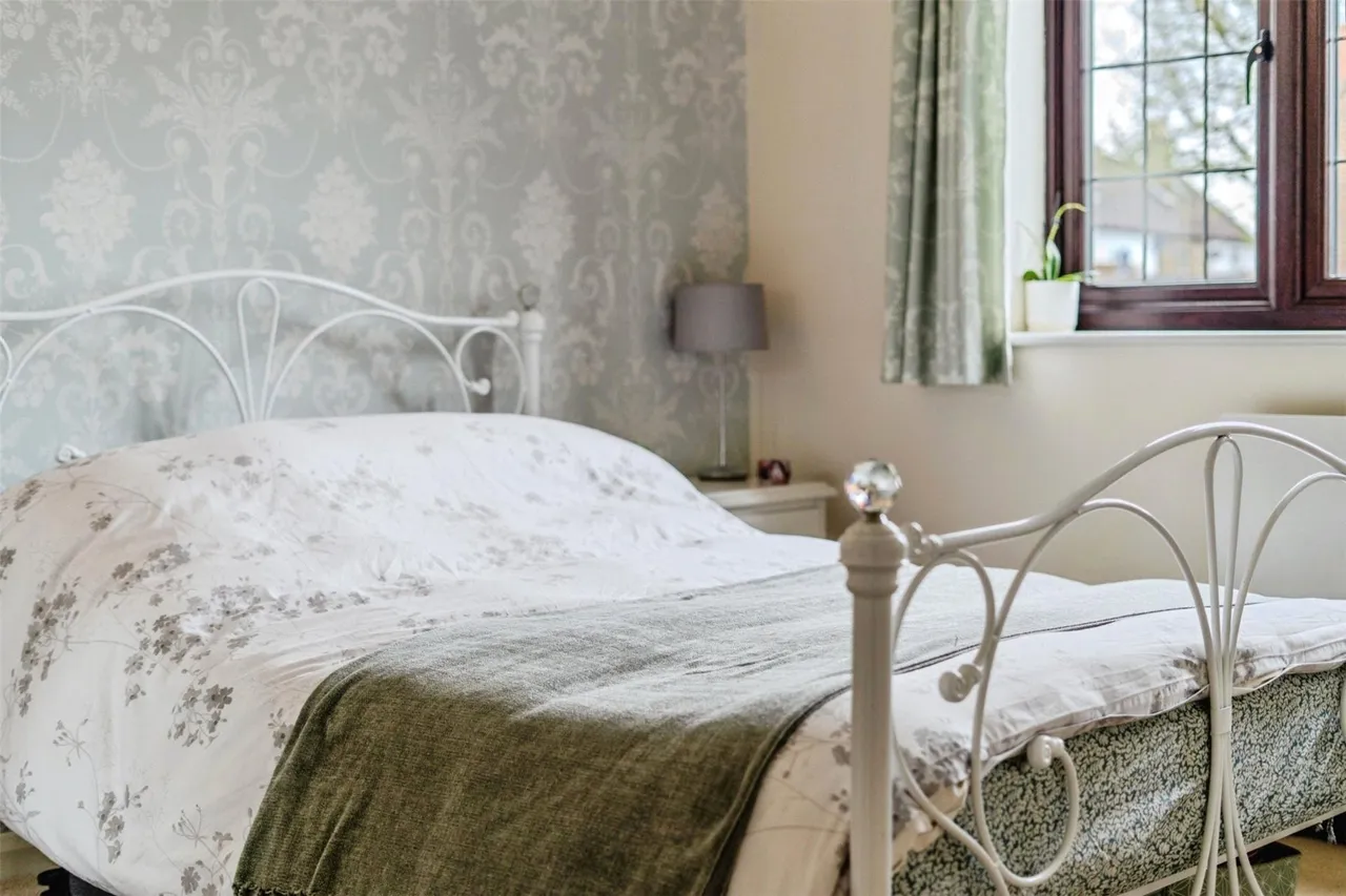 High Street, West Molesey, KT8, photo 7