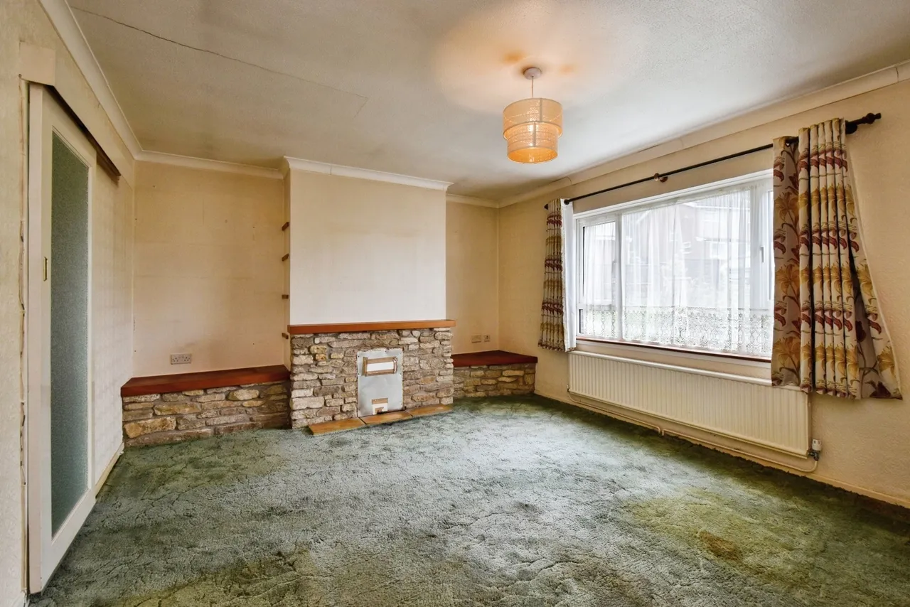 Fairoak, Betws, SA18, photo 4