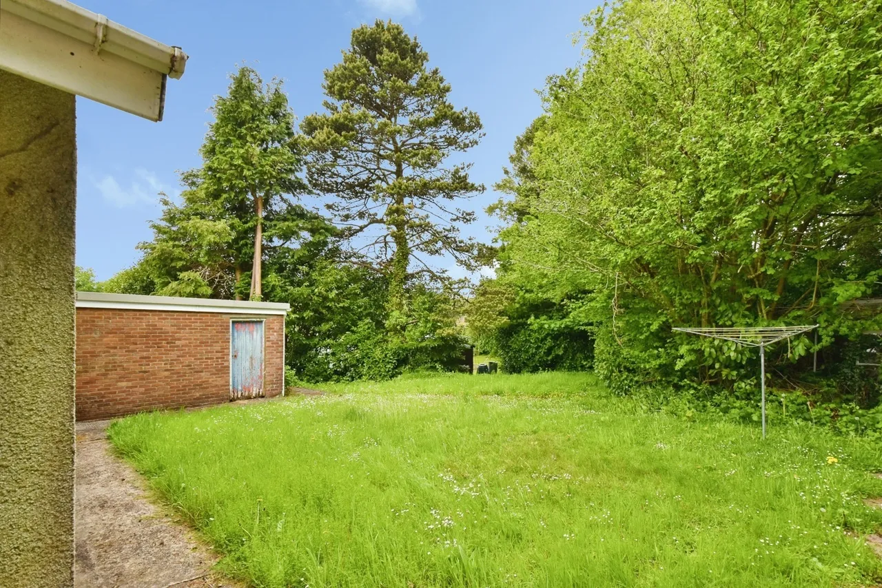 Fairoak, Betws, SA18, photo 5