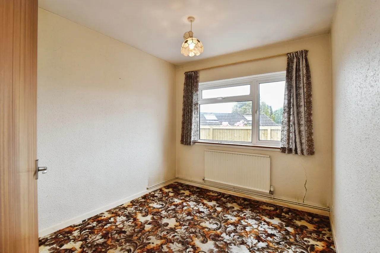 Fairoak, Betws, SA18, photo 11