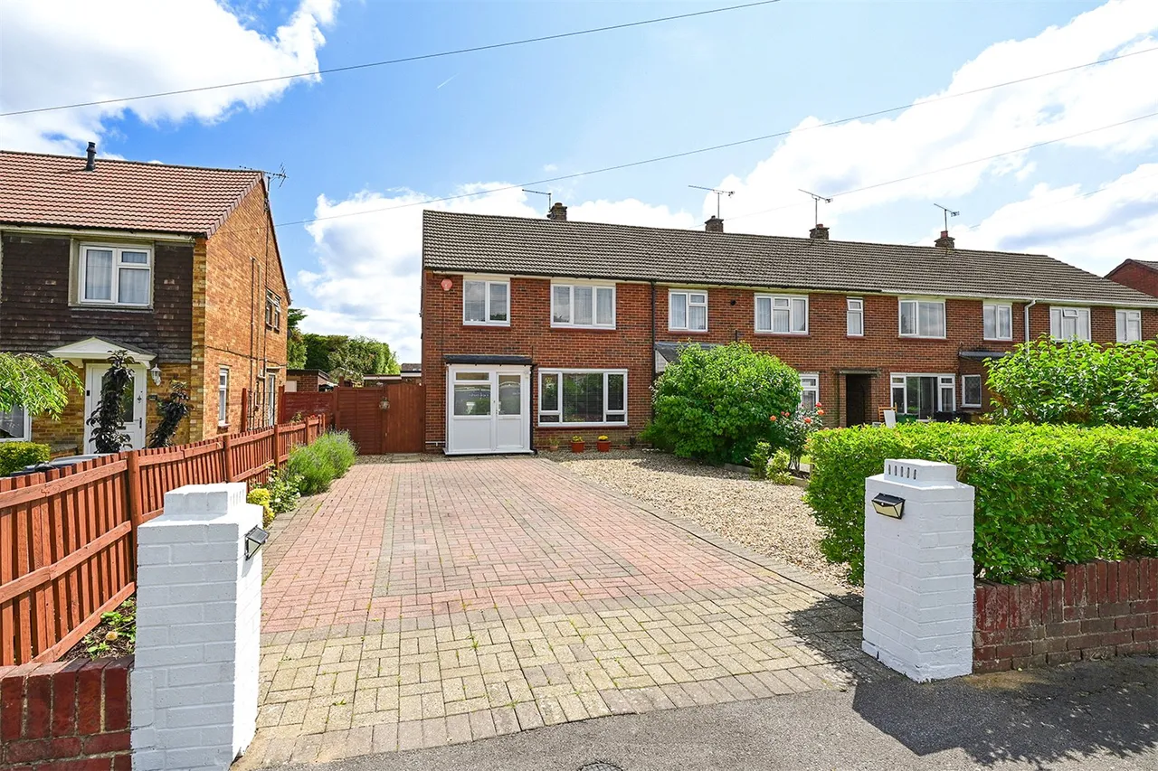 3 bed house for sale — Longfield Road, Ash, Guildford, Surrey, GU12 6NA