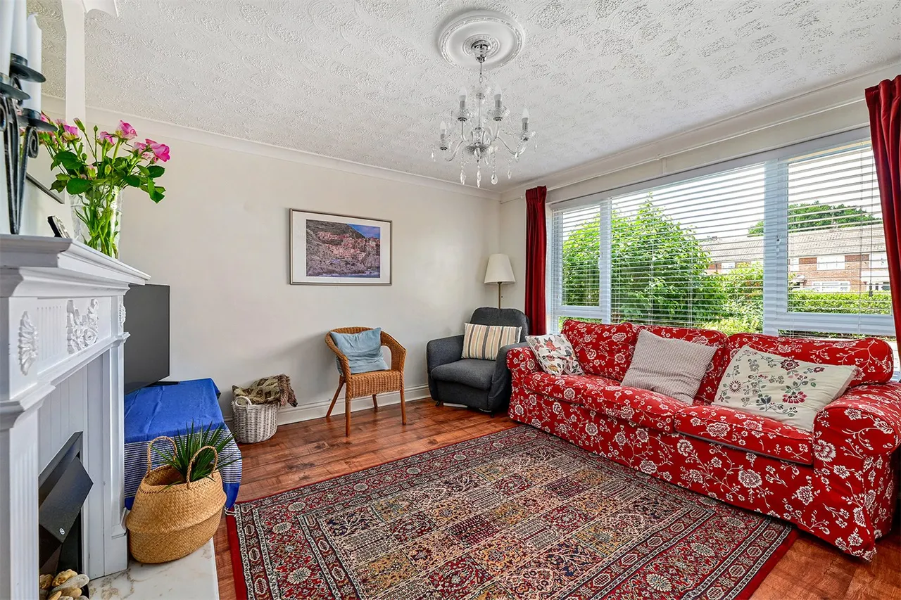 Longfield Road, Ash, Guildford, Surrey, GU12 6NA, photo 5