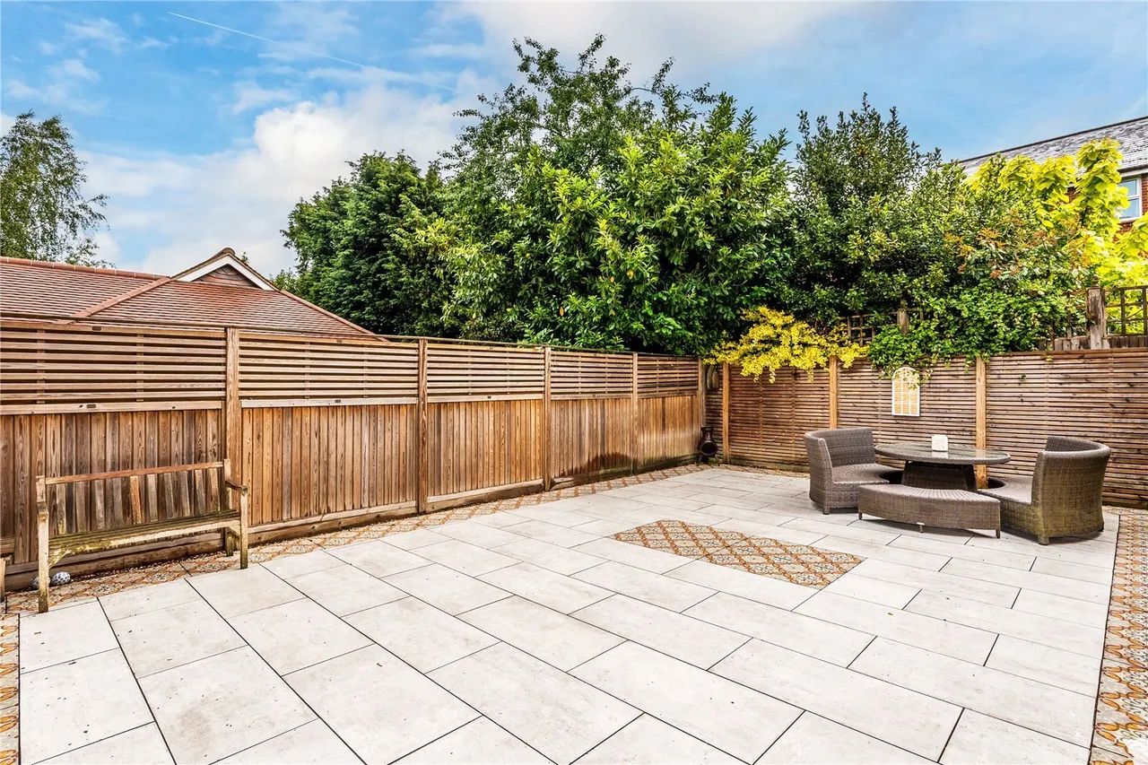 Fitzroy Place, Reigate, RH2, photo 14