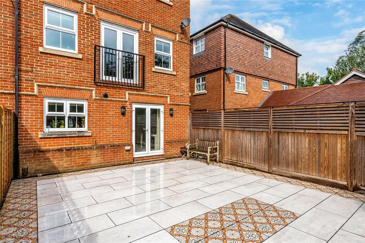 Fitzroy Place, Reigate, RH2, photo 12