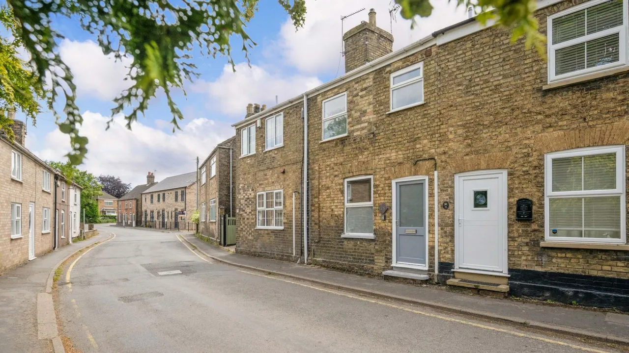 2 bed house for sale, Caroline Street, Alford, LN13