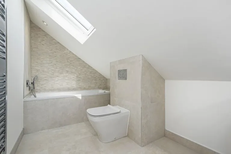 Hendon Way, London, NW2 2LX, photo 3