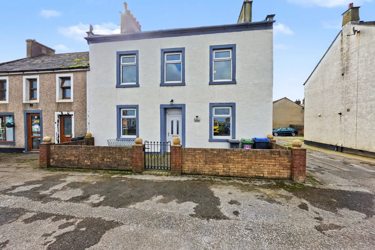 5 bed house for sale, Grapes House, Allonby